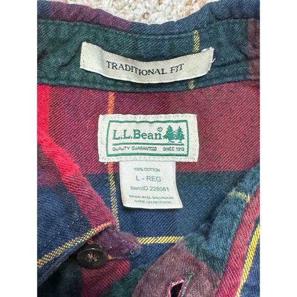 L.L. BEAN Long sleeve Flannel, collared shirt, size Large, Red & Green Plaid - Picture 3 of 8